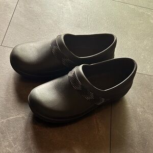 CROCS Black Slip-On Clogs 32